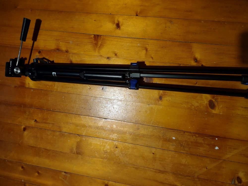 Treppiedi & Teste: Kamerastativ NEW TECH – Usato da Montlingen venduto da Nikita-Sidney 4