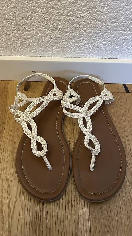 Damenschuhe: Sandaletten weiss – Gebraucht aus Emmenbrücke von fabiennejohn