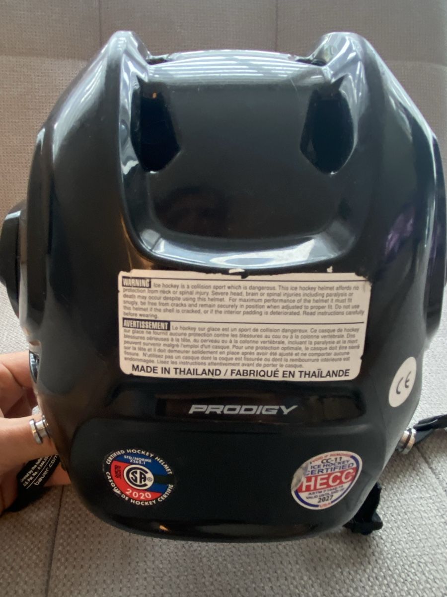 Bauer Casques: Bauer Prodigy Eishockey-Helm mit Gesichtsschutz – D'occasion à Volketswil par 9394 3