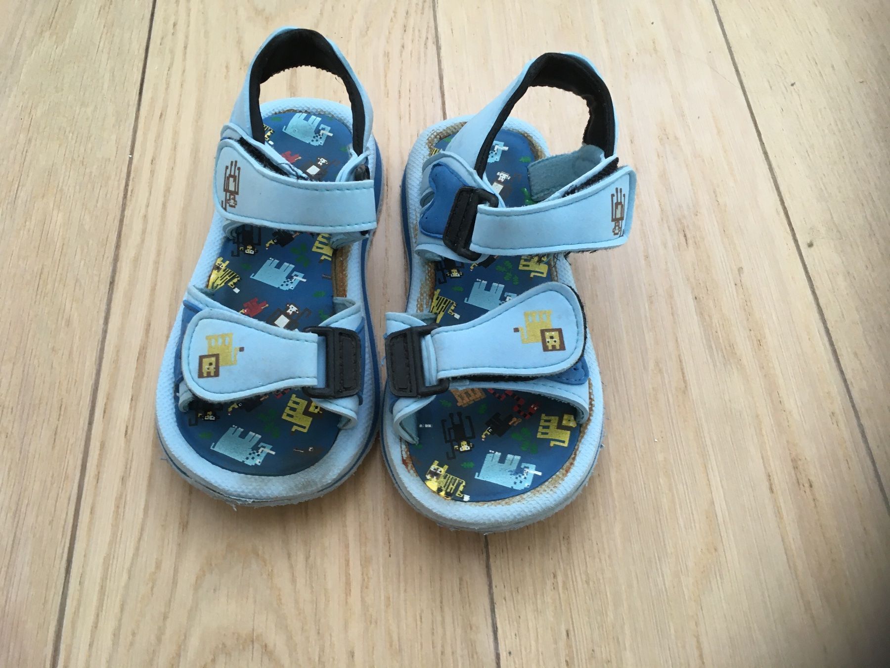 Scarpe per ragazzi: Sandale blau Gr.28/29 – Usato da Gächlingen venduto da Tara_devi