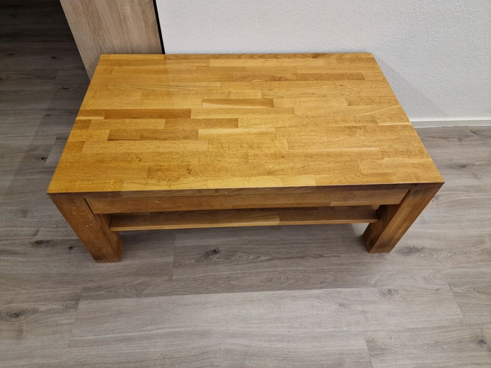 A vendre table basse en chêne massif Acheter sur Ricardo