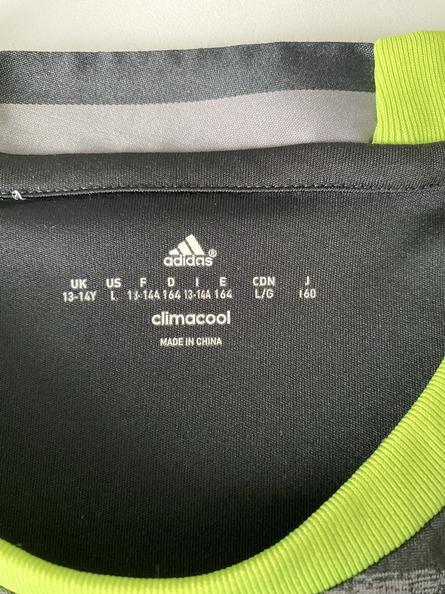 Adidas Canottiere & Pantaloni: Trikot Chelsea – Usato da bonaduz venduto da nicki073 1