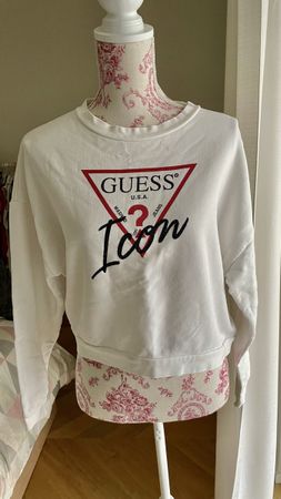 GUESS white sweater S/36
