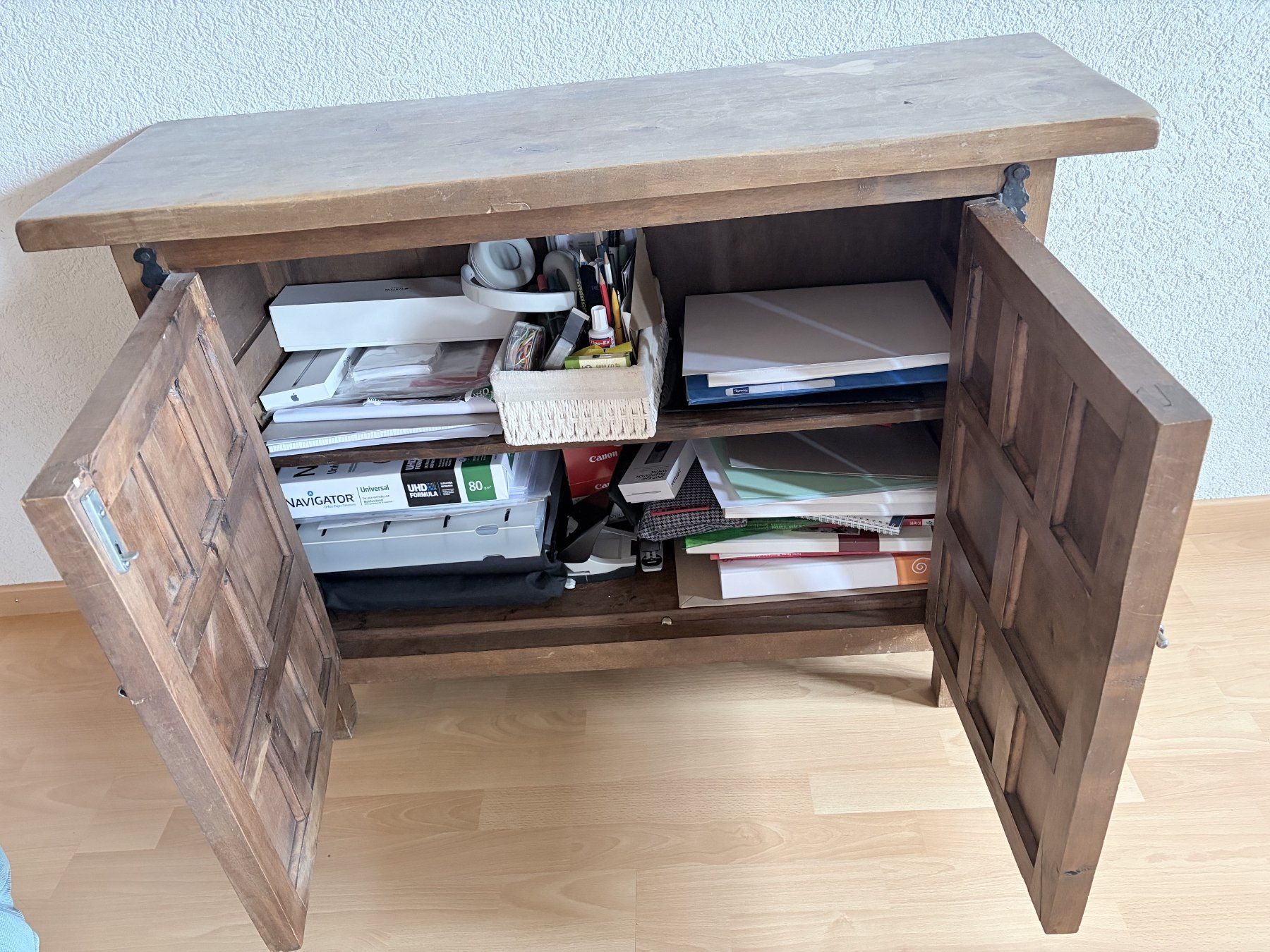 Armadi: Rustikaler Massivholz-Schrank – Usato da Küssnacht am Rigi venduto da ant_9g9m 1