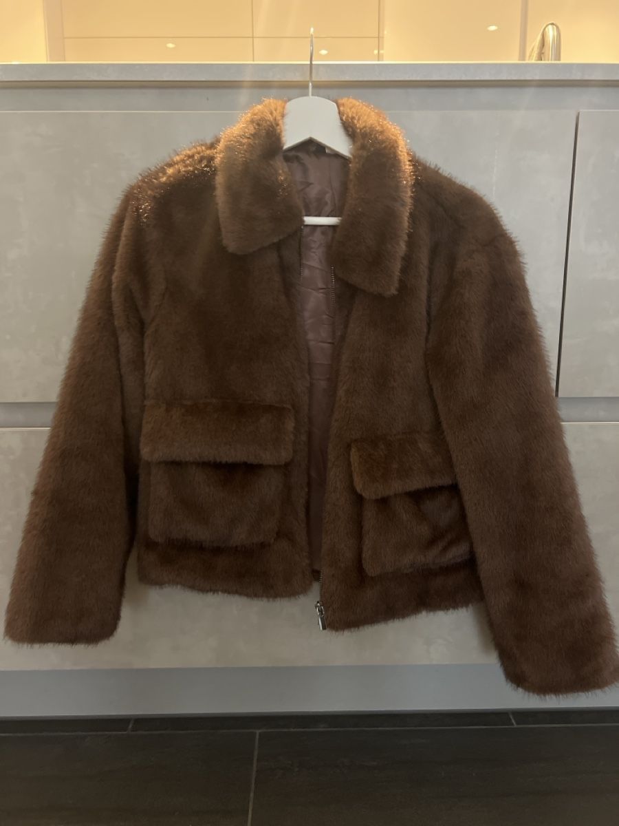 H&M Giacche: Kurze Felljacke – Nuovo (secondo la descrizione) da Brittnau venduto da A.Romeo