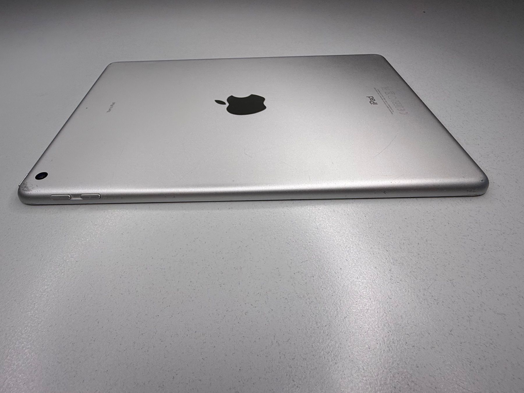 Apple Tablet PC: iPad 5 WiFi 32GB – Usato da Zug venduto da ElPhone 4