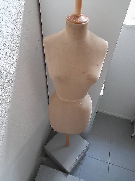 Allestimento di negozi e stand fieristici: Schneiderbüste Nähpuppe Schneiderpuppe – Usato da Immensee venduto da Shagay 2