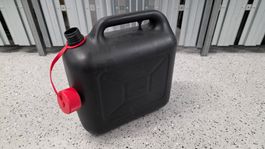 Benzinkanister 10L schwarz mit rotem Verschluss guter Zus...