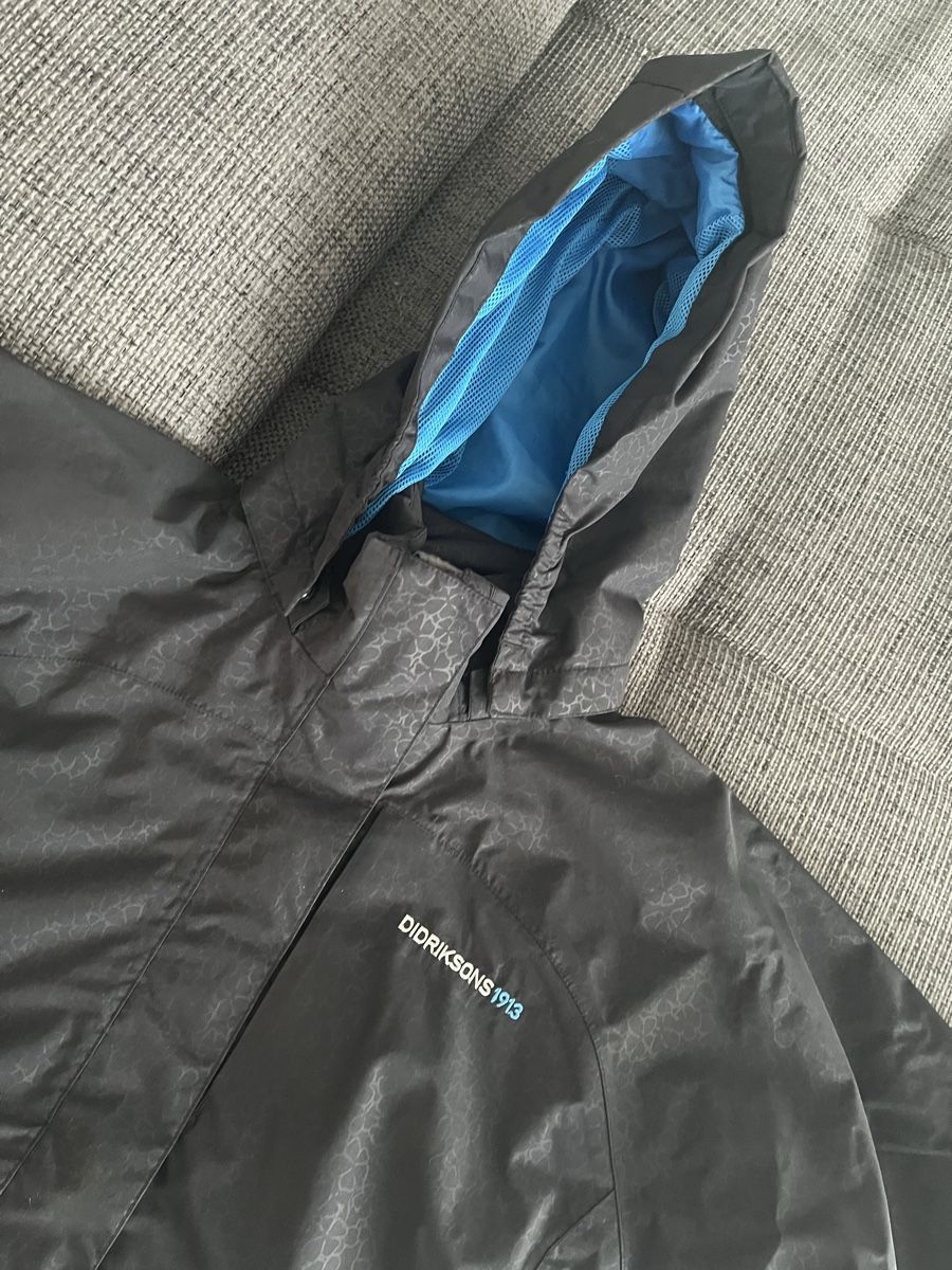 Didriksons Giacche: Regenjacke schwarz/blau Didriksons Gr 160 – Usato da Unterseen venduto da Eljoli