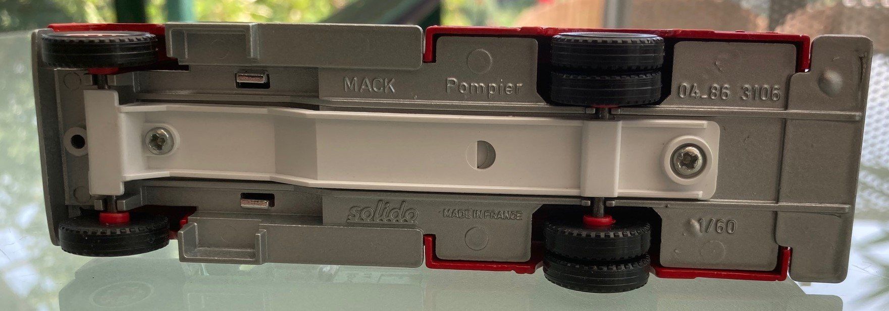 Solido Modellautos: Mack Feuerwehrauto Solido – Neu und originalverpackt aus Wolfhausen von signat 5