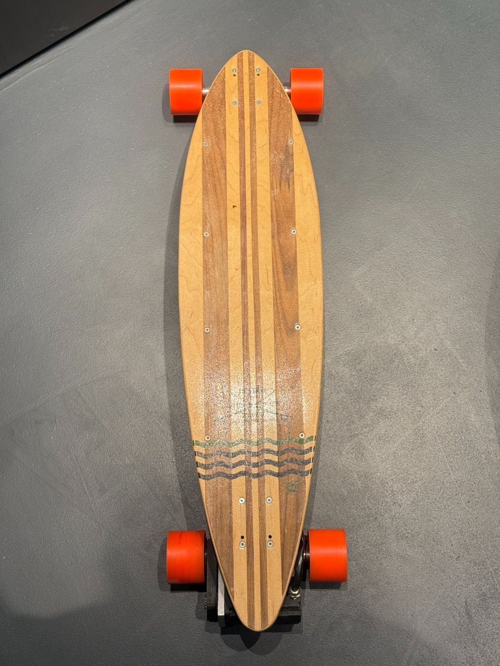 Skateboards: Longboard électrique Evolve – pour pièces / projet – Difettoso da Lens venduto da vic_gdd7
