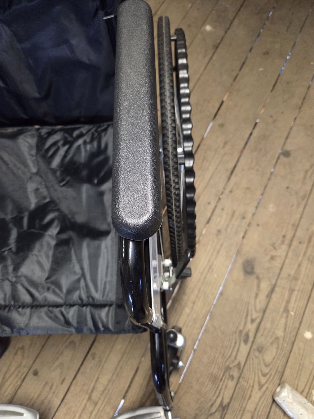 Chaises roulantes: Rollstuhl klappbar – D'occasion à Wädenswil par weihpos 3