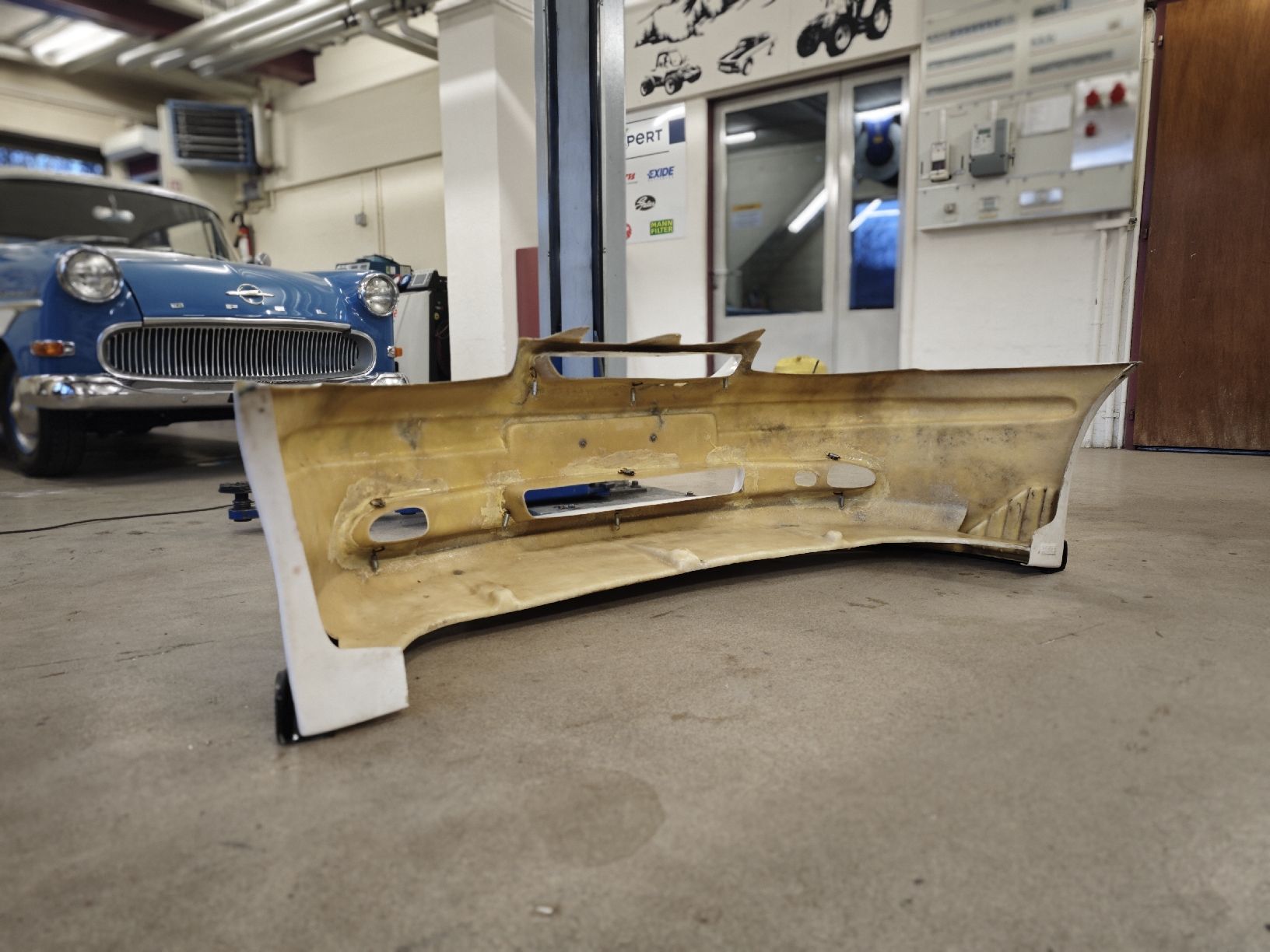 Tutti pezzi di ricambio auto: Calibra Frontstange – Usato da Trub venduto da beer1 4