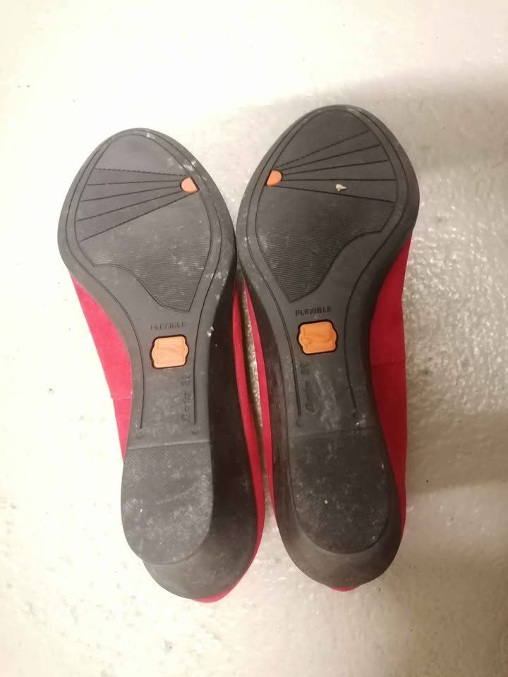 Scarpe da donna: Rote Schuhe mit Absatz von Bata Gr. 39 – Usato da Nänikon venduto da Manta87 3