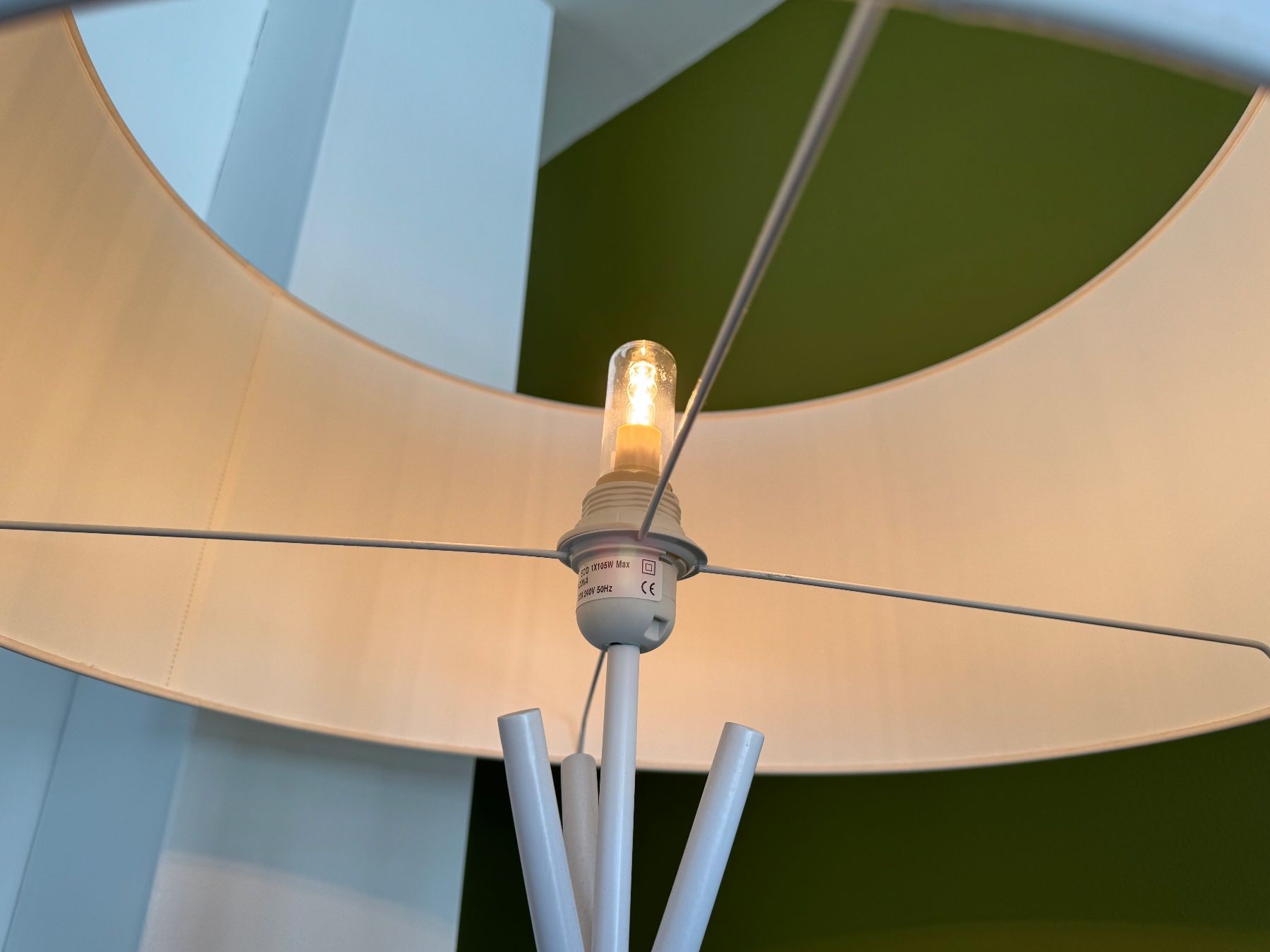 Pfister Lampade: Design Stehlampe weiss – Usato da Zumikon venduto da v50_gqs8 1