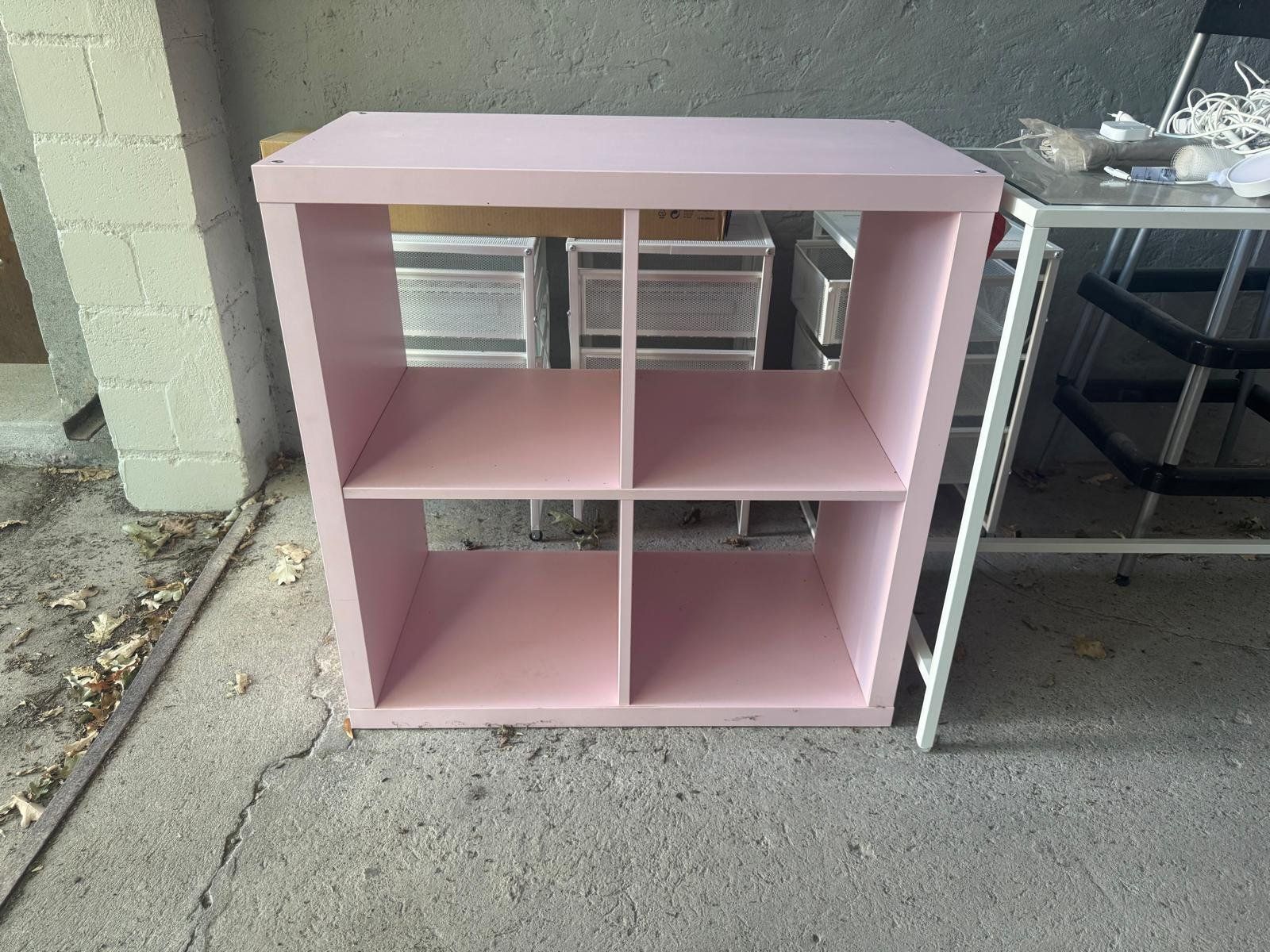 Ikea Étagères: Ikea Kallax 2x2 Rosa – D'occasion à Utzenstorf par M.Kaesermann