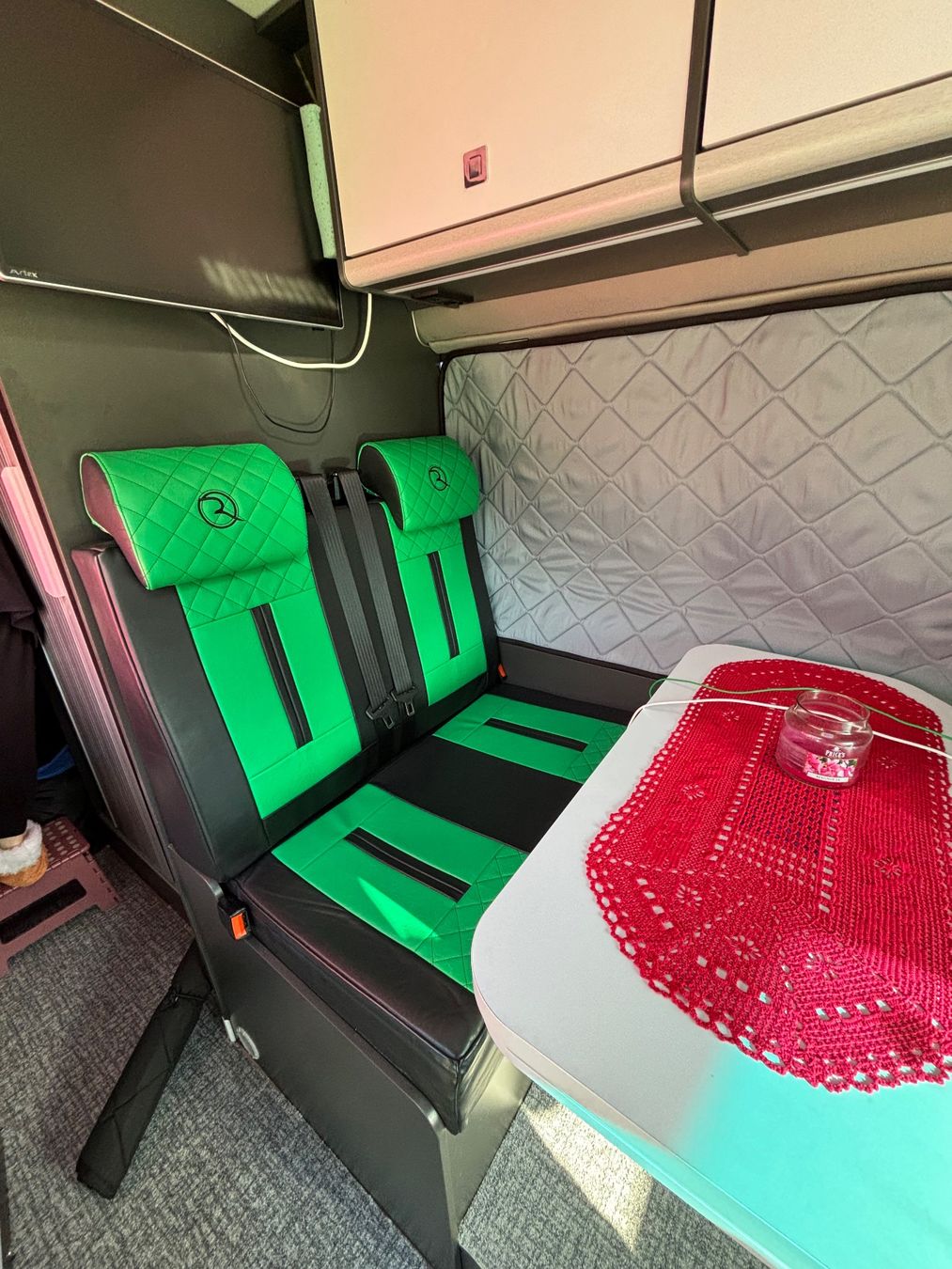 Mercedes-Benz Camping Fahrzeuge: Wohnmobil Mercedes Sprinter – Gebraucht aus Unteriberg von wg52 2