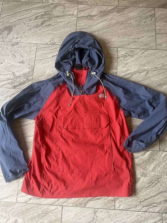 Vestes: North Face Red and Blue Windbreaker Jacket Medium – D'occasion à Zürich par Aes_1290