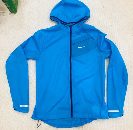 NIKE coupe-vent pour femme avec capuchon-Gr: M