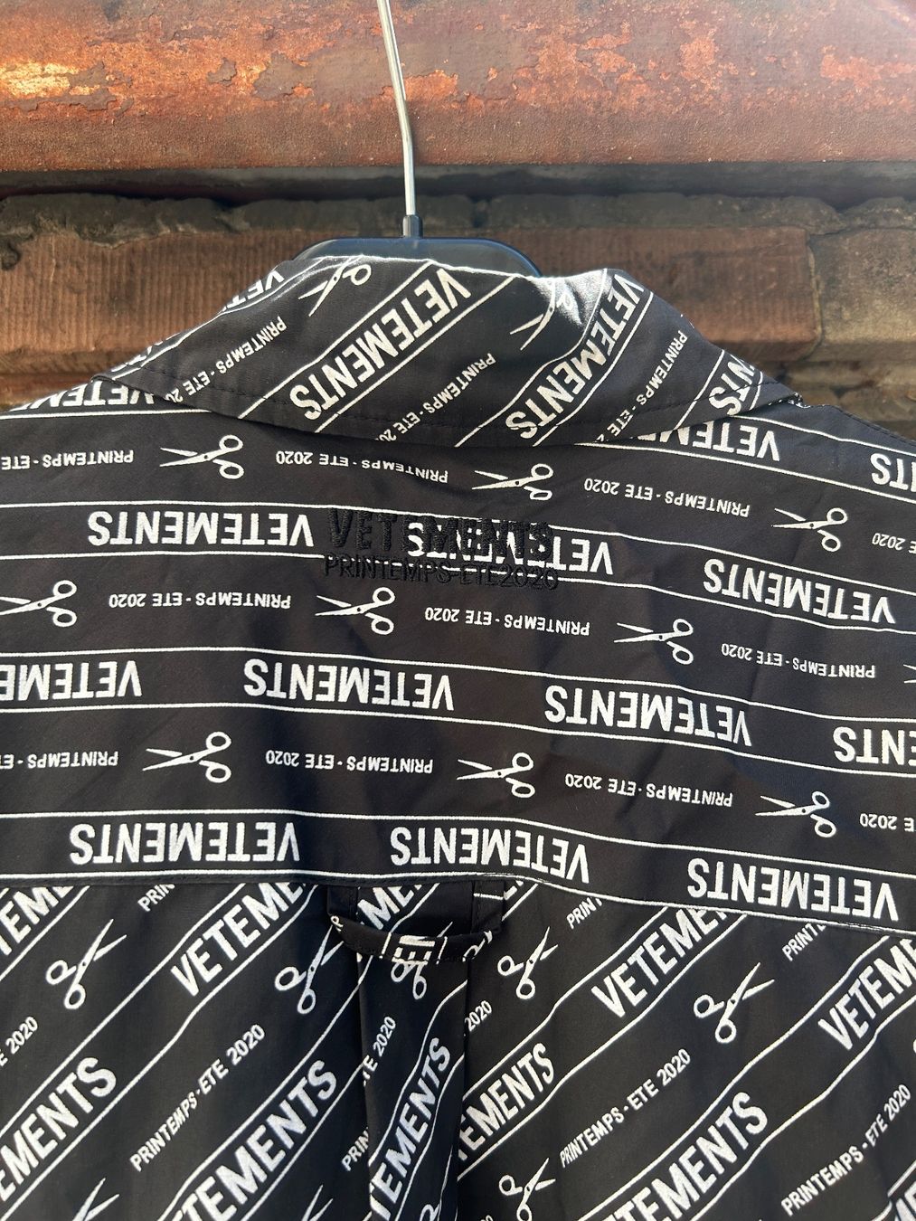 Camicie: vetements shirt. – Usato da basel venduto da wastedworld 7