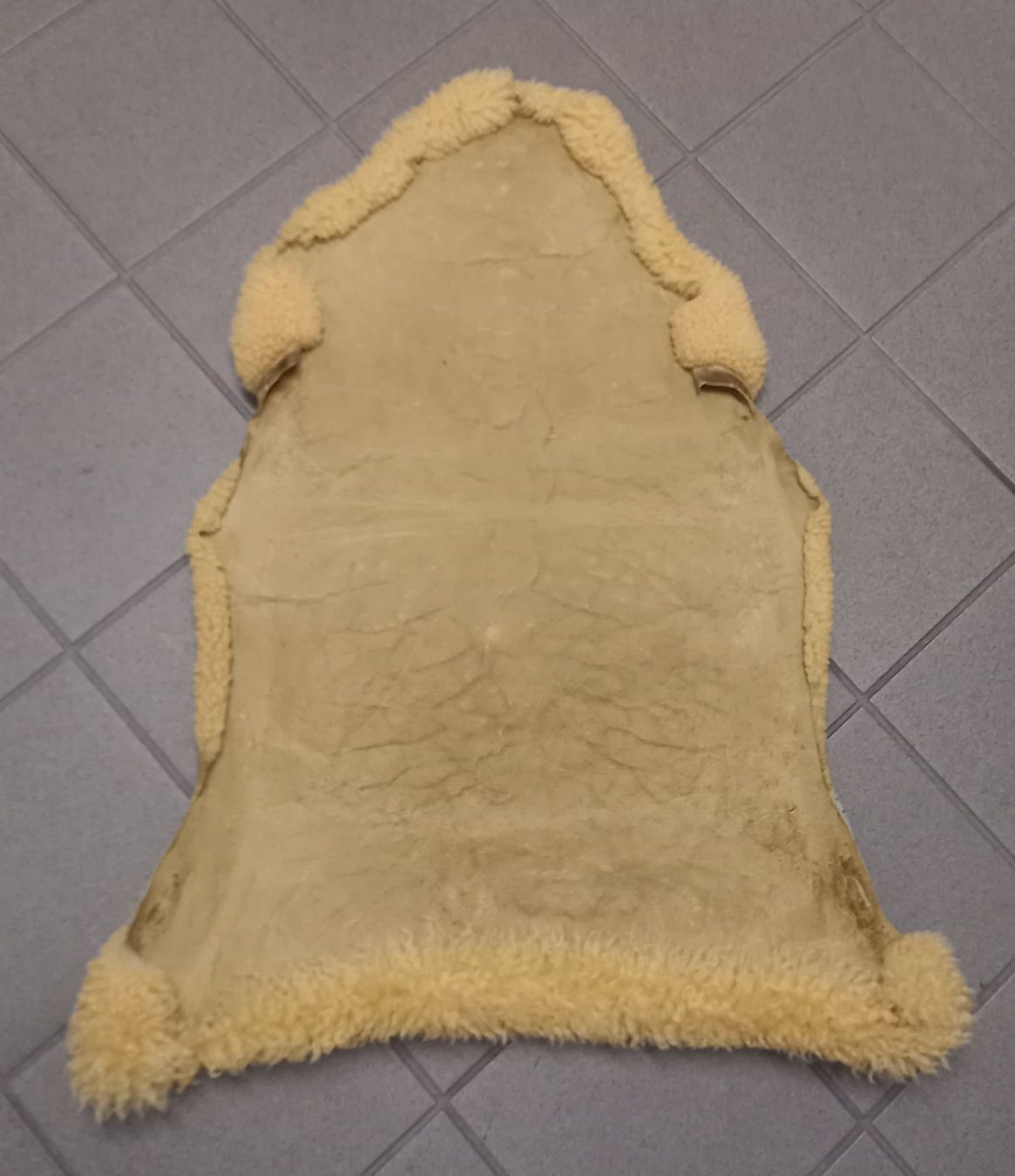 Il mondo degli animali: DICKES, ROBUSTES *FELL* CA. 70 X 55CM/ÄLTER/GEBRAUCHT – Usato da Horgen venduto da Flohmimoni 1
