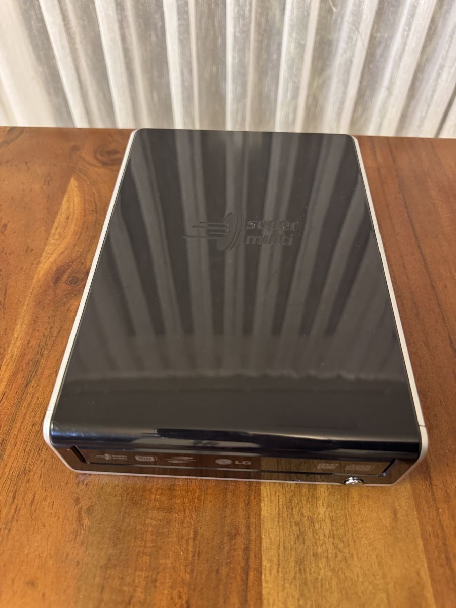 LG Lettore multimediale & Streamer: LG External Super Multi DVD Rewriter Model GSA-2166D – Usato da Seewen SZ venduto da QM.03 1