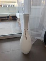 Weisse grosse Vase Dekoration mit Schnur guter Zustand