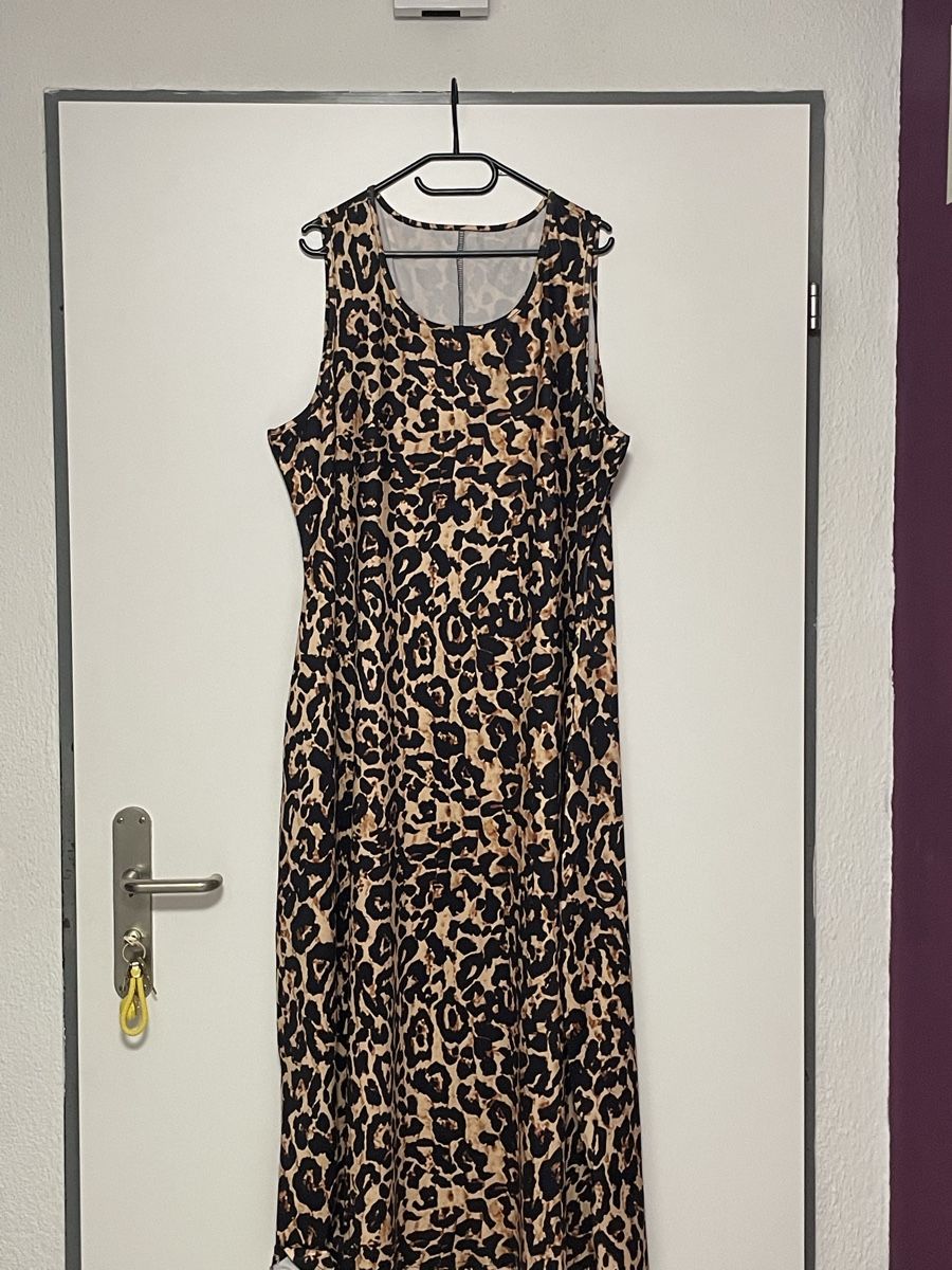 Robes: Kleid – Neuf (Voir description) à Gossau ZH par Lavinia07