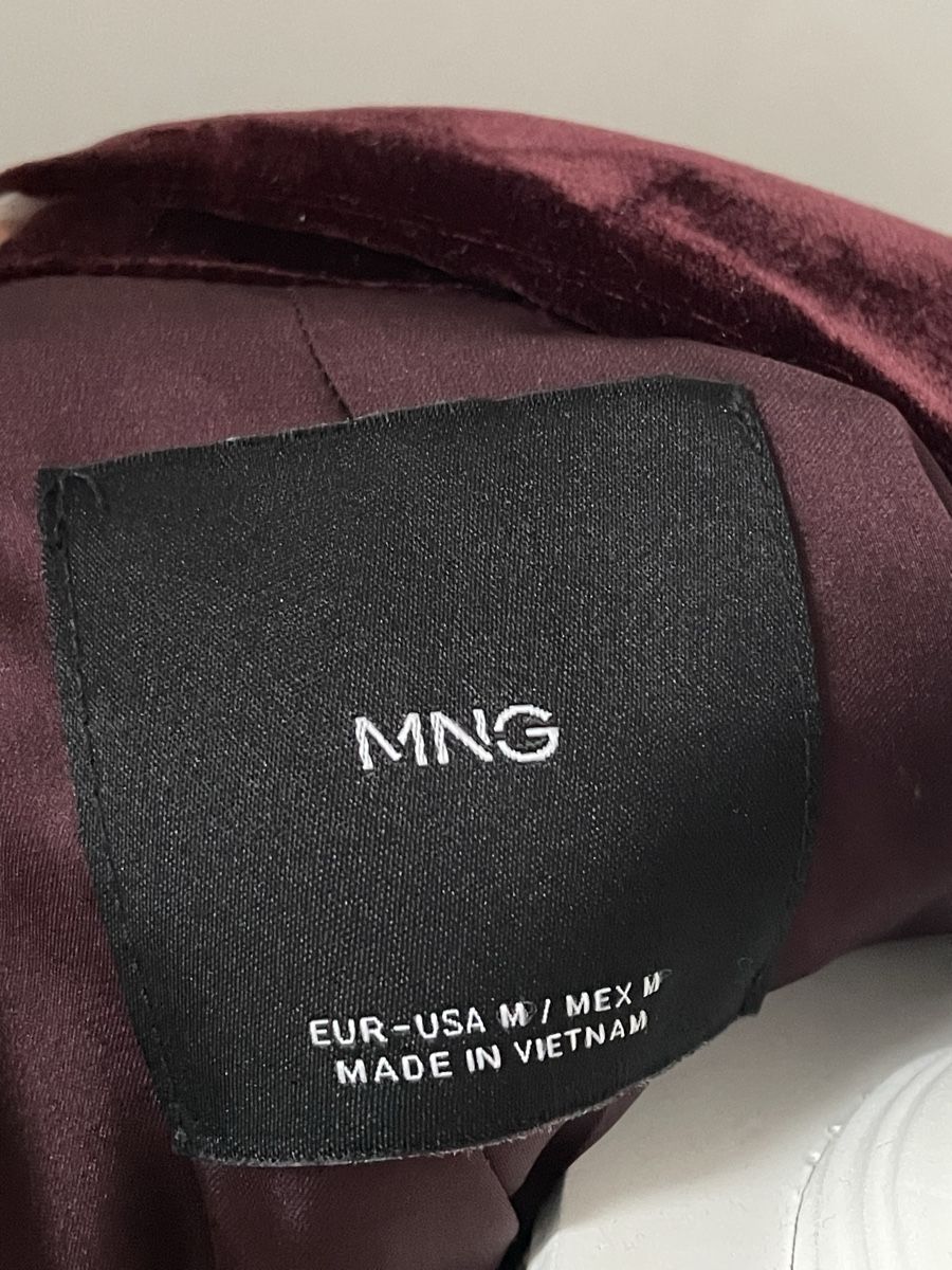 Mango Jacken: MNG Samtblazer, Grösse M, bordeaux – Neu (gemäss Beschreibung) aus Fehraltorf von Nadja0205 6