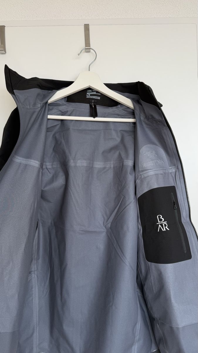 Arcteryx Giacche: Arcteryx Beta AR Jacke Grösse L – Nuovo e nell'imballaggio originale da Niederwil SG venduto da SuisseArchive 2