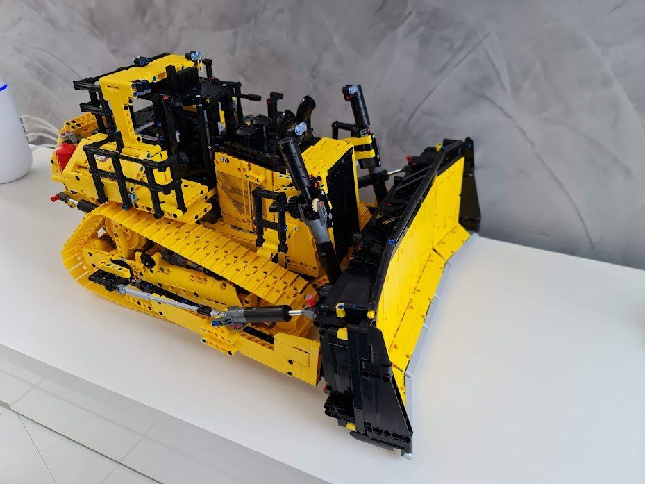 Technics Kit di costruzioni: Lego Cat D11 Bulldozer – Usato da kaiseraugst venduto da linde-ahorn