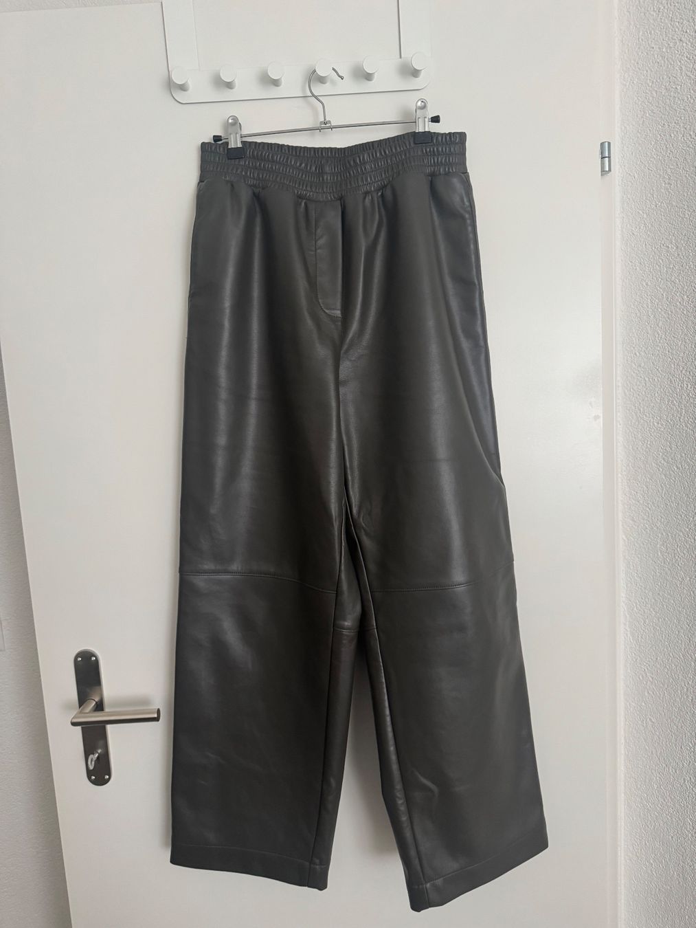 Samsøe Samsøe Pantalons: JUNO - Leather trousers M - beluga €240.00 – D'occasion à Zürich par Linen218 3
