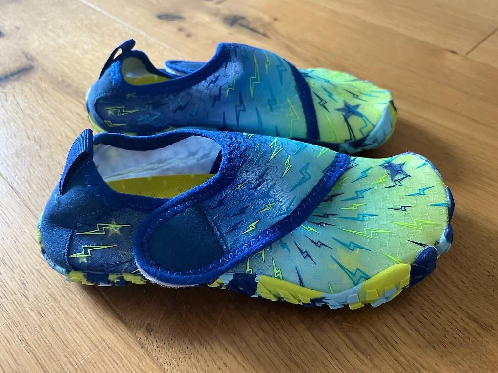 Scarpe per ragazzi: Badeschuhe Neu, Gr 32 – Usato da Hausen am Albis venduto da Be13 3