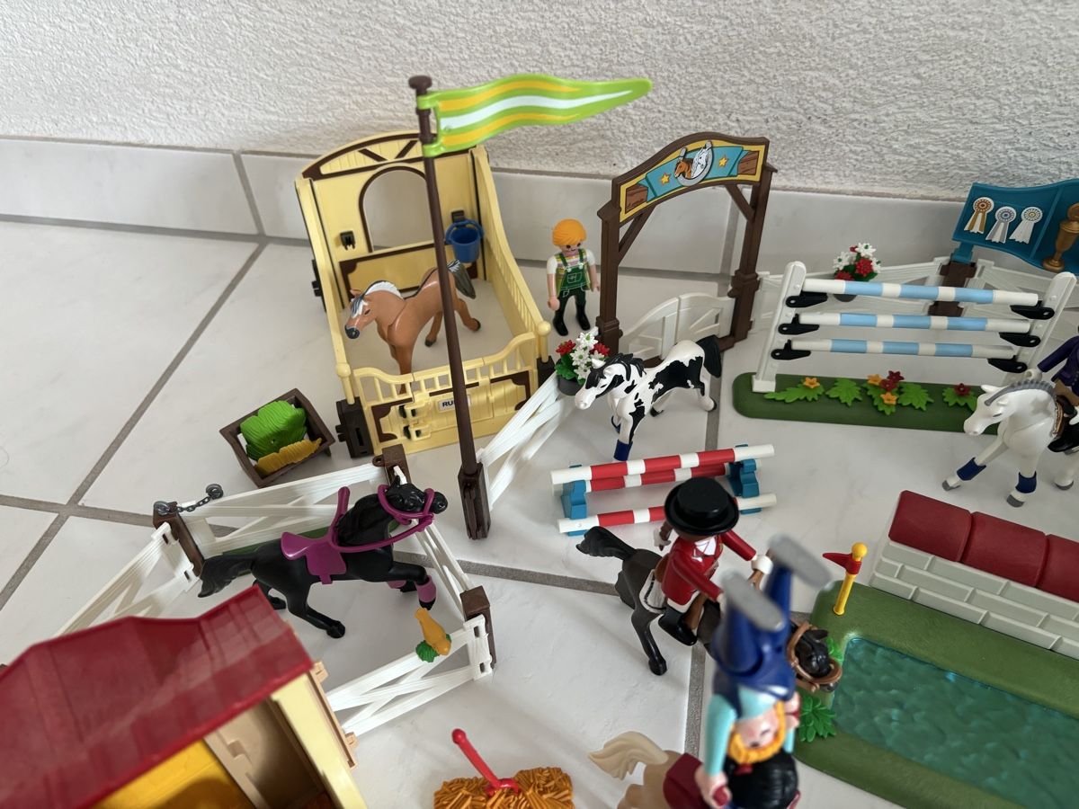 Playmobil Giocattoli: Grosse Playmobil Pferde Sammlung diverse Sets – Usato da Uetikon am See venduto da Winnieclaudia 2