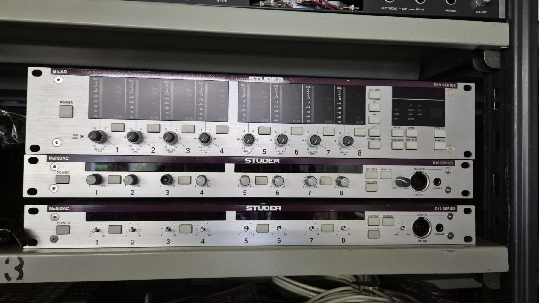 Studer Console di mixaggio: Studer D19 Series – Difettoso da Zürich venduto da akibelli