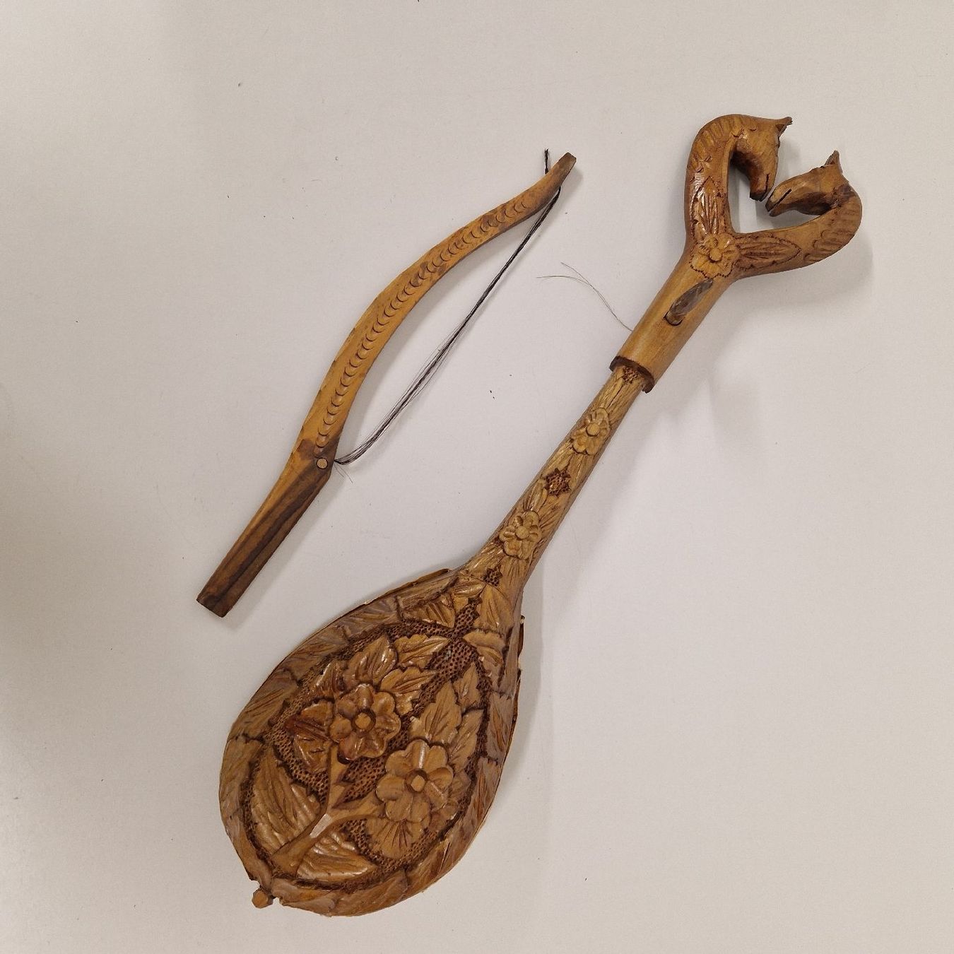 Strumenti musicali: Streichinstrument, Holz geschnitzt vintage – Usato da Bern venduto da latrouvaillebern