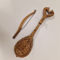 Streichinstrument, Holz geschnitzt vintage