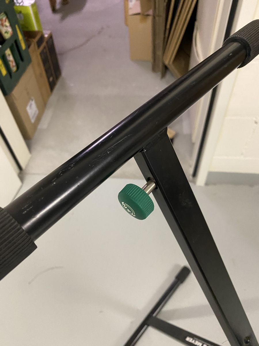König & Meyer Supports pour instruments & partitions: Keyboard Ständer König & Meyer – D'occasion à Rupperswil par Ssvdbasket 1