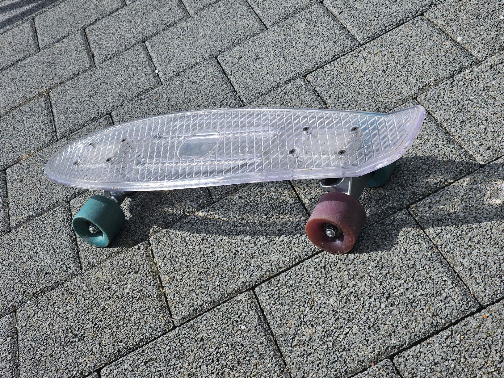 Skateboards: Mini Board mit LED. (Für Anfänger oder Gute Fahrer) – Neu (gemäss Beschreibung) aus Wohlen AG von Conan. 2