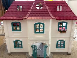 Spielhaus Schleich mit viel Zubehör