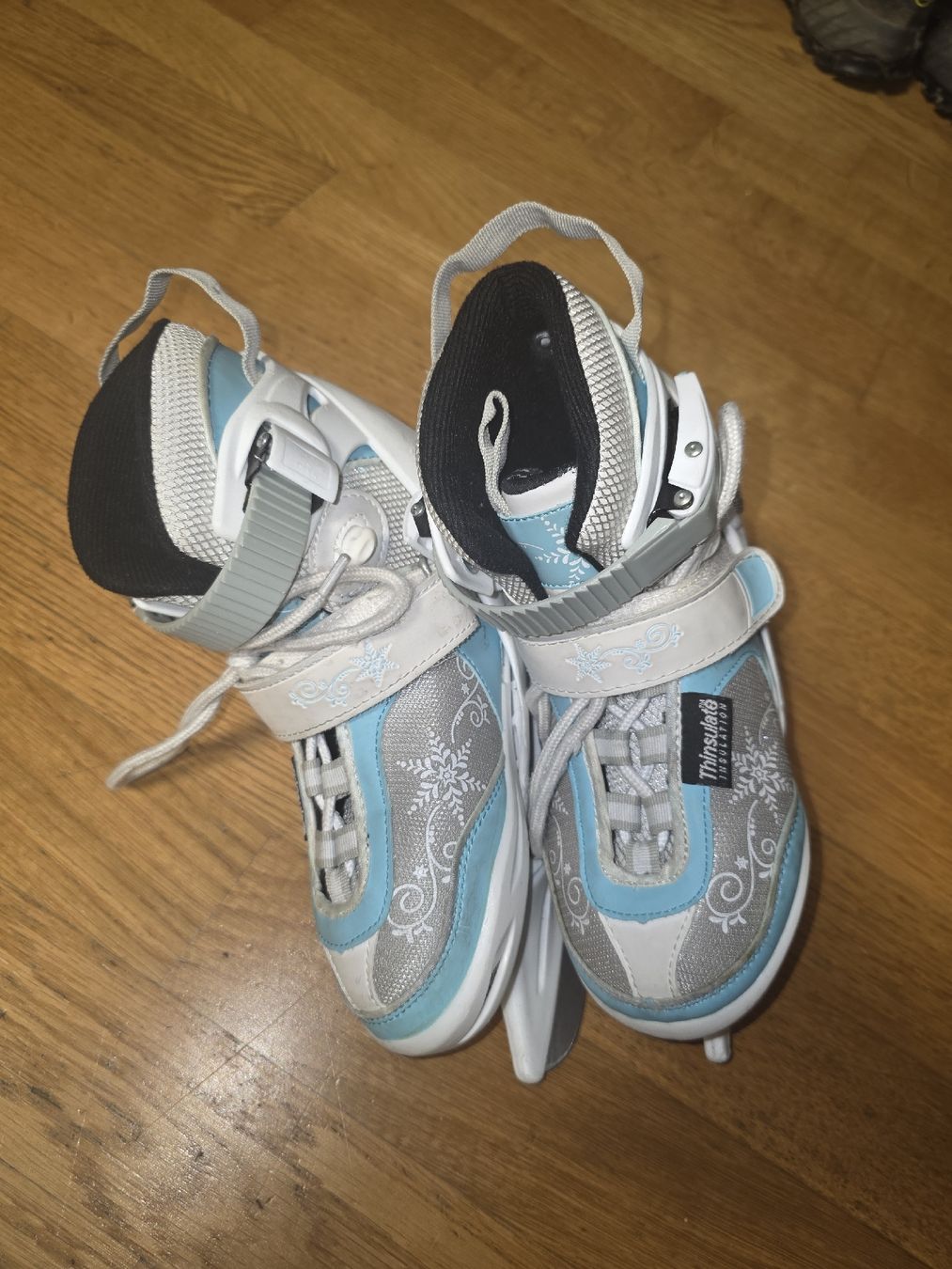 Pattini da ghiaccio: Crivit Children's Ice Skates - Adjustable Size 29-33 – Usato da Birmenstorf AG venduto da kito83 1