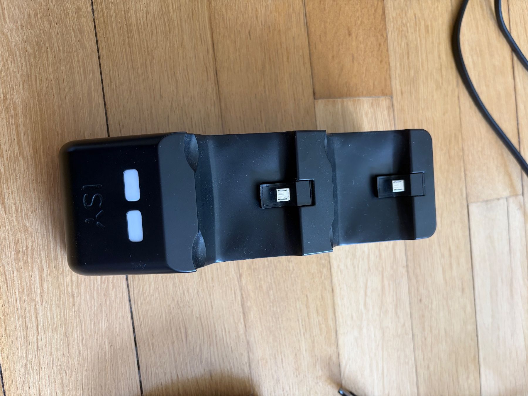 Sony Console: Sony PlayStation 4 Pro Console with Controller – Usato da Zürich venduto da Dany123_ 2