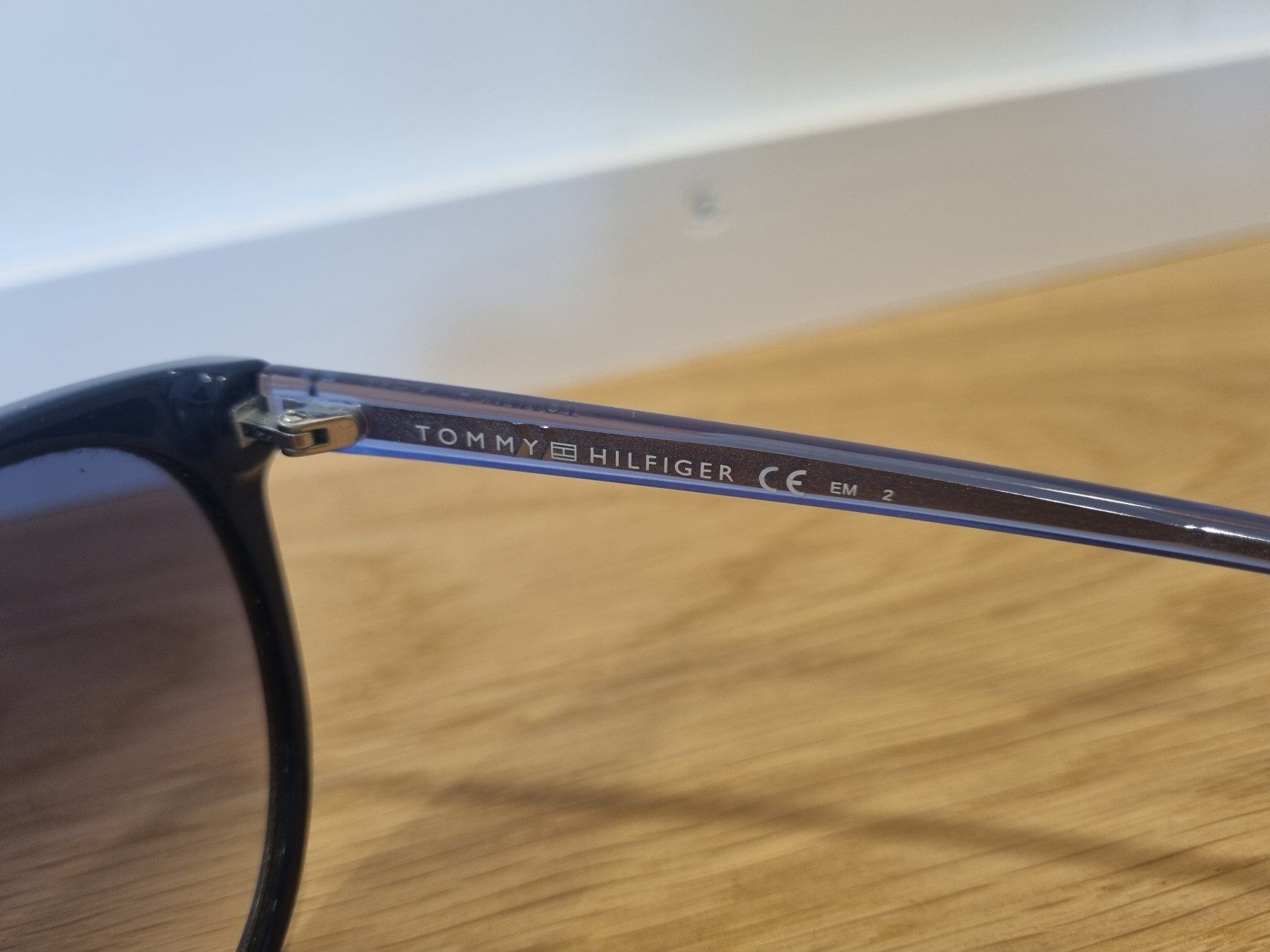 Tommy Hilfiger Occhiali & Lenti: Tommy Hilfiger Sonnenbrille – Usato da Wetzikon ZH venduto da Personalkarte 2