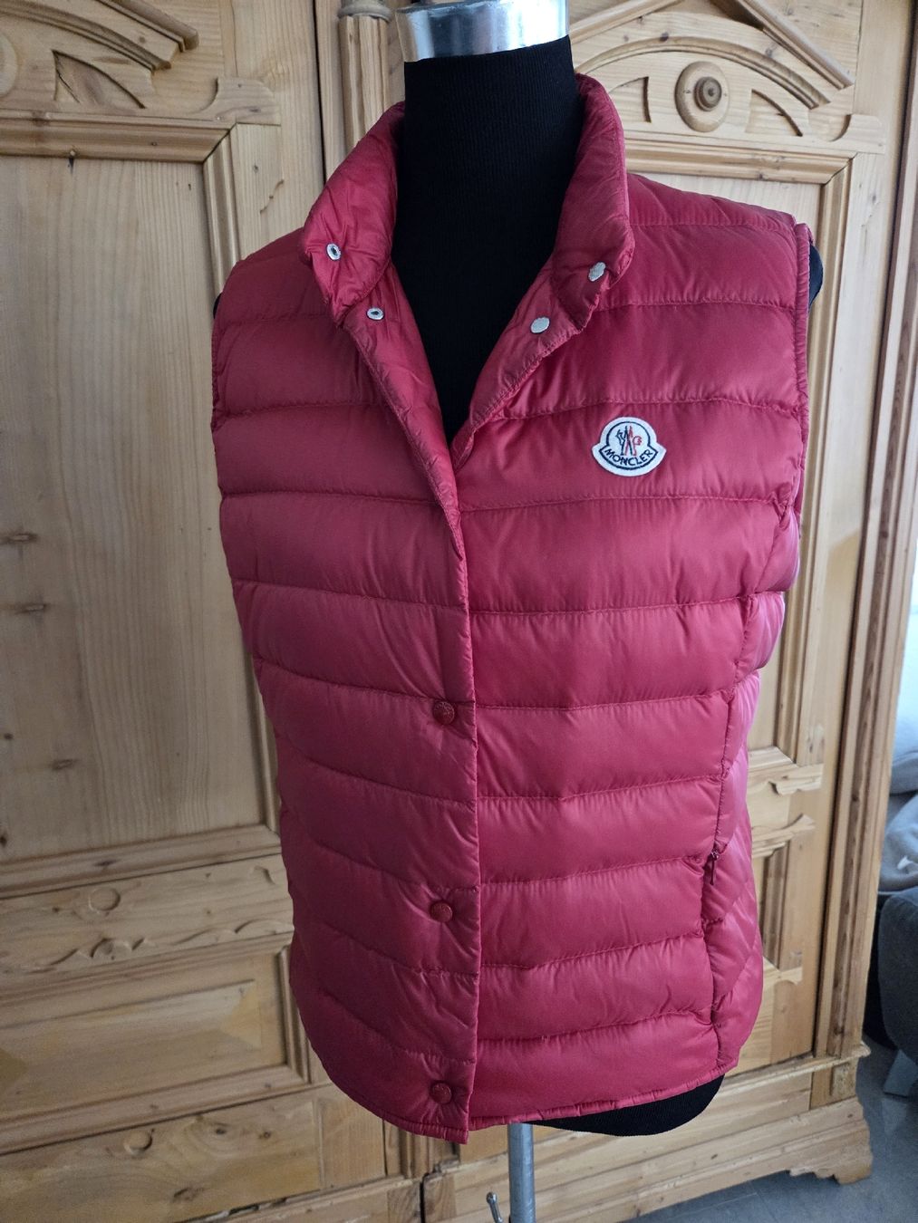 Moncler Gilets & Westen: Moncler, Gilet, Weste – Neu (gemäss Beschreibung) aus Wiesendangen von Sinhuk 1