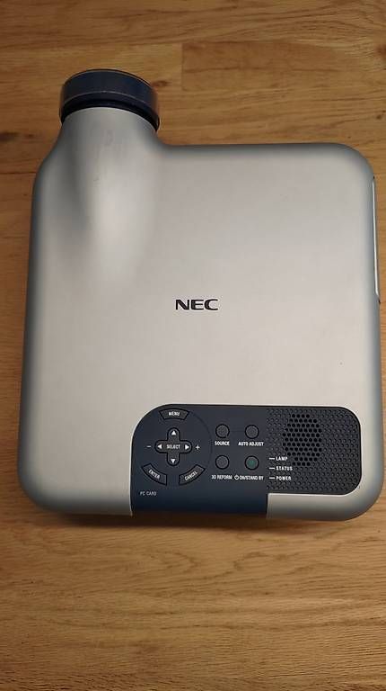 Nec Vidéoprojecteurs: Beamer NEC LT 240 – D'occasion à Basel par langga9 1