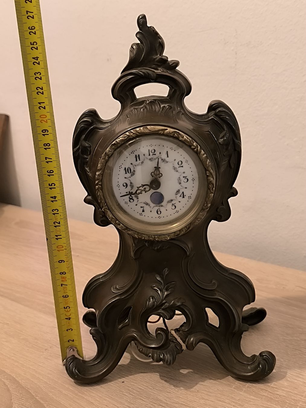 Orologi da terra & Orologi da parete: Horloge de table ancienne décorative lourde – Usato da La Chaux-de-Fonds venduto da lolmaker1007 2