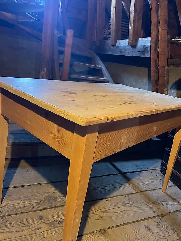 Tables: Bauerntisch Massiv Holz – D'occasion à solothurn par mar_h8mh 2