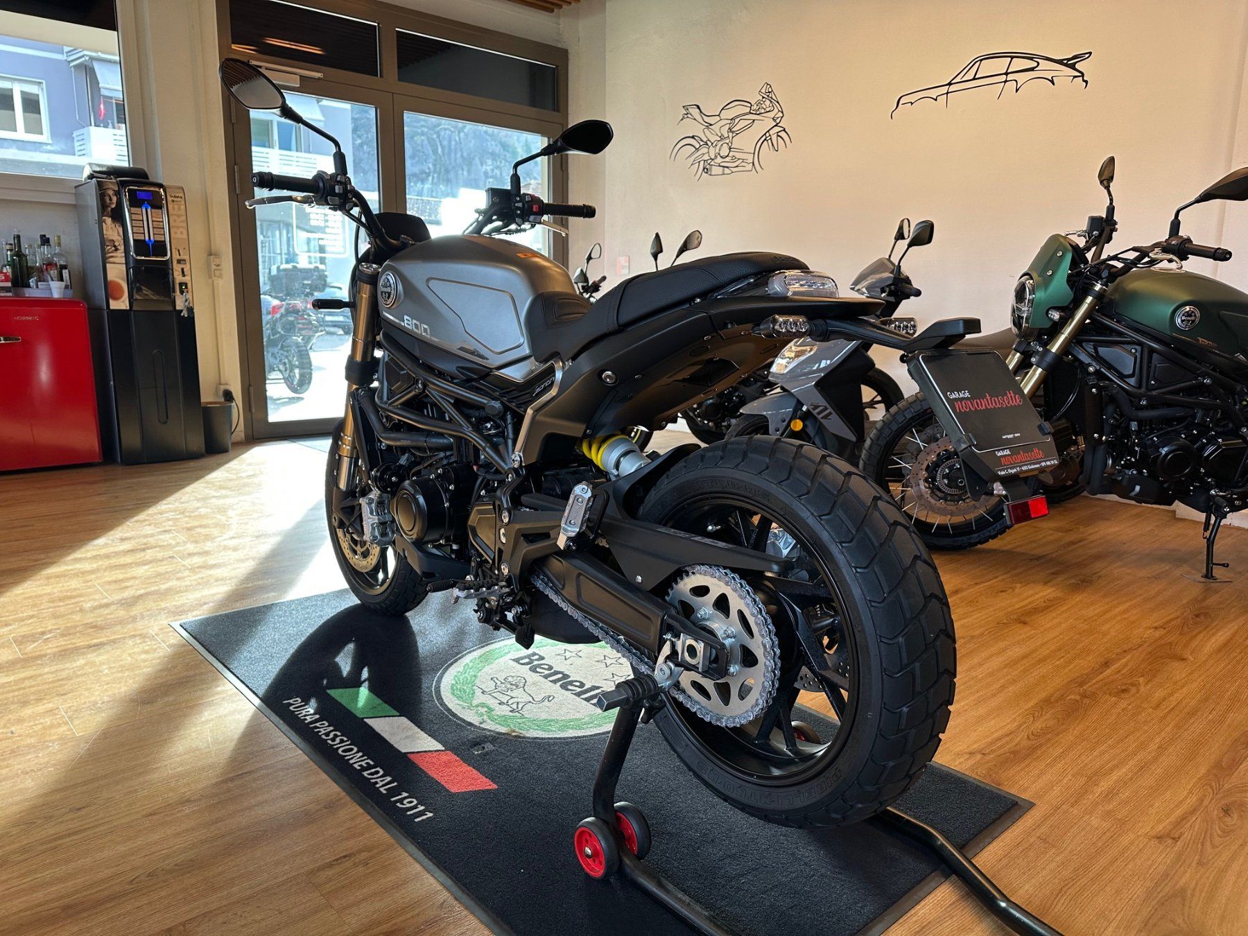 Benelli Strada: BENELLI Leoncino 800 (35kW) – Nuovo e nell'imballaggio originale da Giubiasco venduto da GarageNovantasette 4