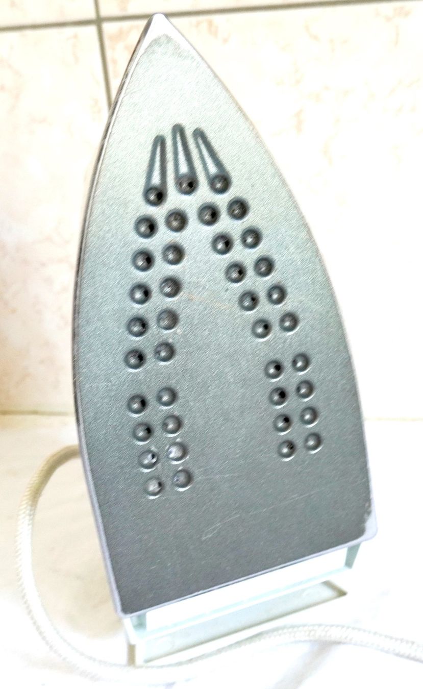 Philips Bügeleisen: Bügeleisen Philips Comfort 300 – Gebraucht aus Baar von 2cvbaar 1