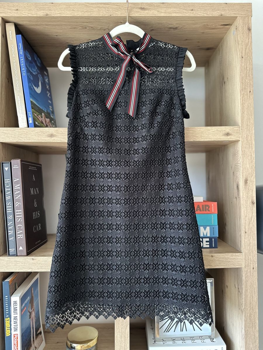 Sandro Vestiti: Sandro robe noir new size 2 – Nuovo (secondo la descrizione) da La Croix (Lutry) venduto da secondhandZara